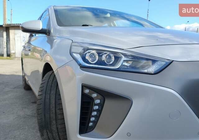 Серый Хендай Ioniq, объемом двигателя 0 л и пробегом 111 тыс. км за 14800 $, фото 41 на Automoto.ua