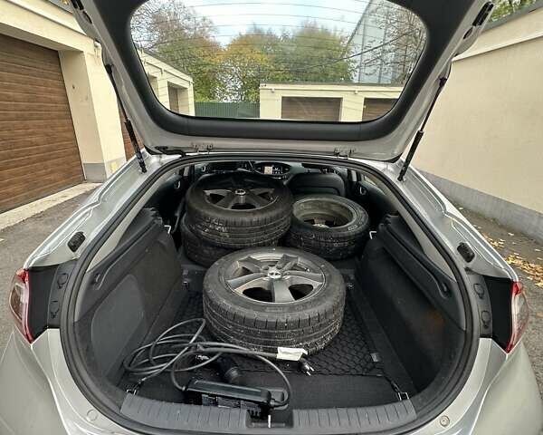 Серый Хендай Ioniq, объемом двигателя 0 л и пробегом 129 тыс. км за 12900 $, фото 10 на Automoto.ua