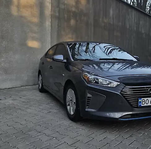 Серый Хендай Ioniq, объемом двигателя 1.58 л и пробегом 210 тыс. км за 11700 $, фото 3 на Automoto.ua