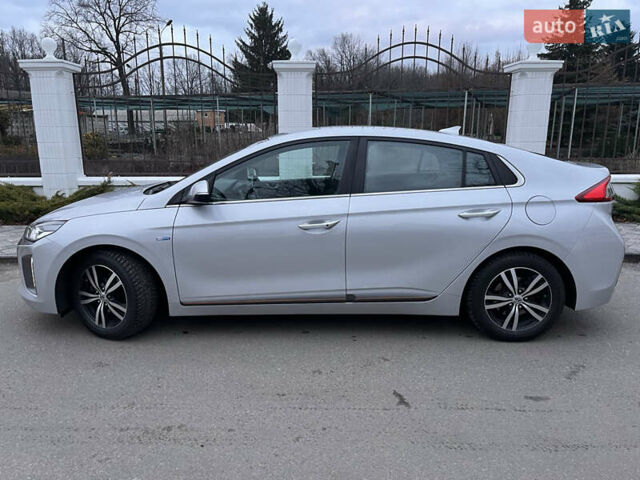 Сірий Хендай Ioniq, об'ємом двигуна 0 л та пробігом 135 тис. км за 12700 $, фото 2 на Automoto.ua