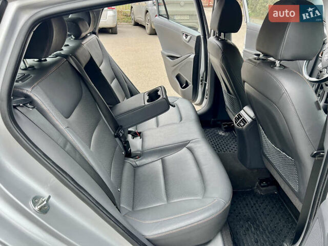 Серый Хендай Ioniq, объемом двигателя 0 л и пробегом 150 тыс. км за 12490 $, фото 32 на Automoto.ua