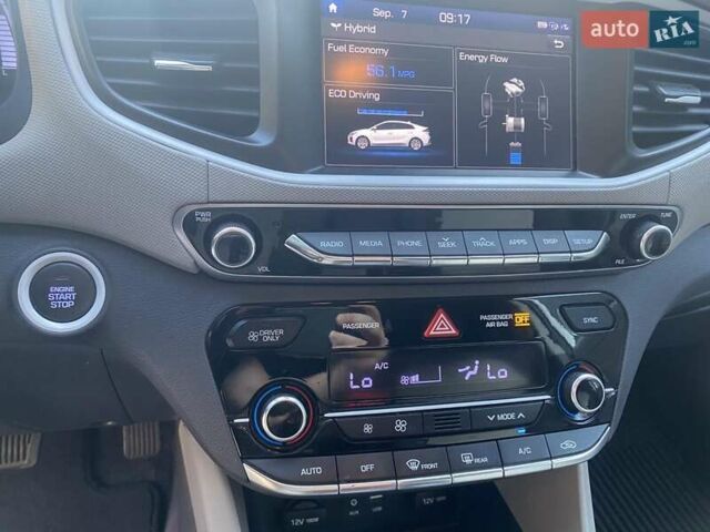 Серый Хендай Ioniq, объемом двигателя 1.58 л и пробегом 166 тыс. км за 14500 $, фото 11 на Automoto.ua