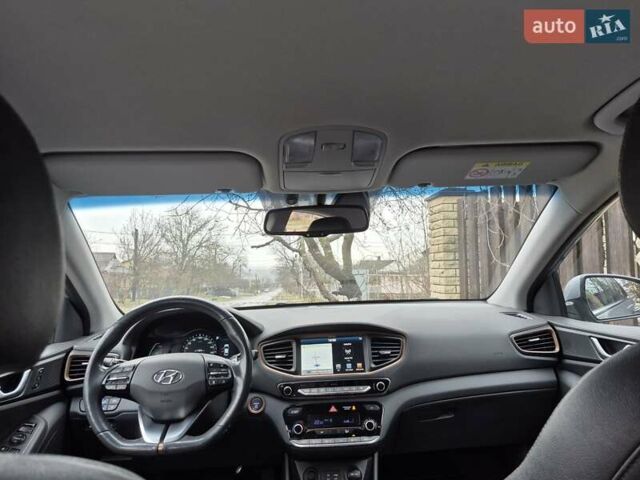 Серый Хендай Ioniq, объемом двигателя 0 л и пробегом 160 тыс. км за 14000 $, фото 7 на Automoto.ua