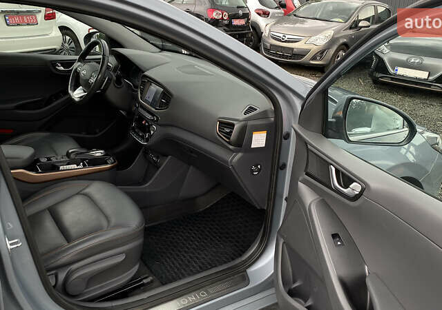 Серый Хендай Ioniq, объемом двигателя 0 л и пробегом 135 тыс. км за 12999 $, фото 42 на Automoto.ua