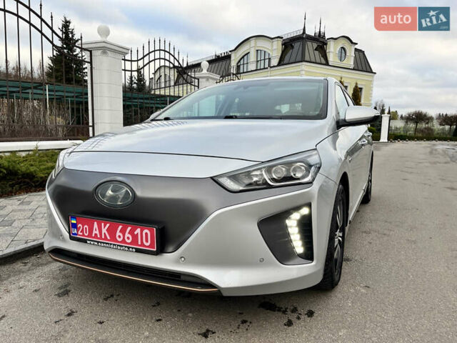 Сірий Хендай Ioniq, об'ємом двигуна 0 л та пробігом 135 тис. км за 12700 $, фото 7 на Automoto.ua