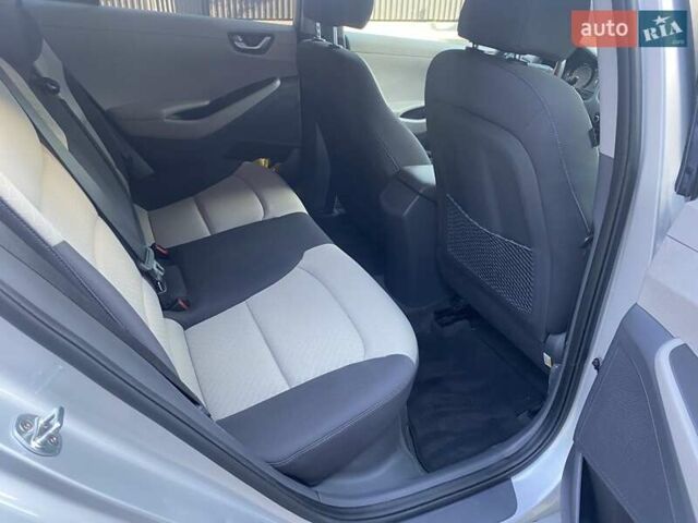 Серый Хендай Ioniq, объемом двигателя 1.58 л и пробегом 166 тыс. км за 14500 $, фото 14 на Automoto.ua