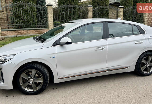 Серый Хендай Ioniq, объемом двигателя 0 л и пробегом 150 тыс. км за 12490 $, фото 7 на Automoto.ua