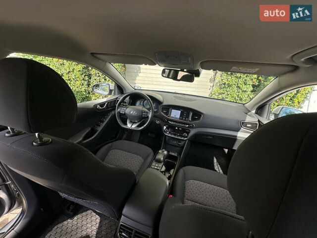 Сірий Хендай Ioniq, об'ємом двигуна 0 л та пробігом 33 тис. км за 13800 $, фото 33 на Automoto.ua