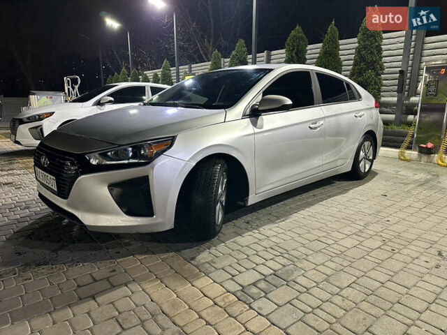 Сірий Хендай Ioniq, об'ємом двигуна 1.58 л та пробігом 174 тис. км за 11900 $, фото 5 на Automoto.ua