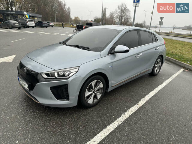 Сірий Хендай Ioniq, об'ємом двигуна 0 л та пробігом 148 тис. км за 13600 $, фото 8 на Automoto.ua