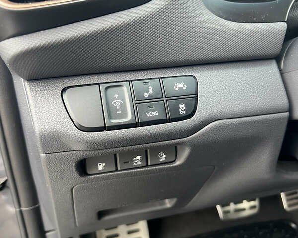 Серый Хендай Ioniq, объемом двигателя 0 л и пробегом 86 тыс. км за 13500 $, фото 13 на Automoto.ua