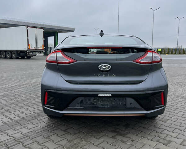 Серый Хендай Ioniq, объемом двигателя 0 л и пробегом 86 тыс. км за 13500 $, фото 3 на Automoto.ua
