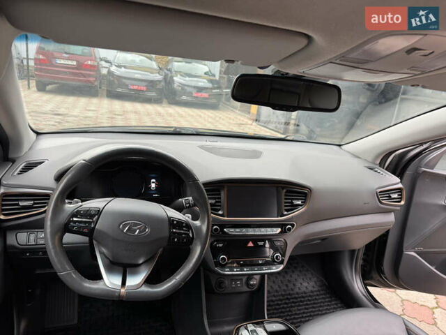 Серый Хендай Ioniq, объемом двигателя 0 л и пробегом 107 тыс. км за 12499 $, фото 30 на Automoto.ua