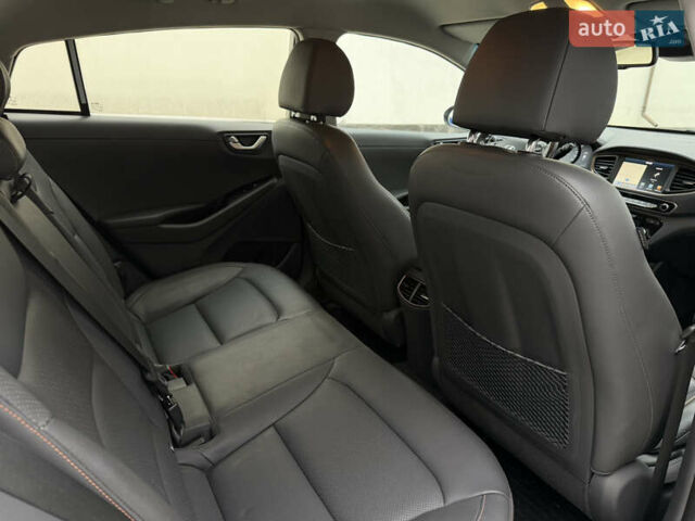 Серый Хендай Ioniq, объемом двигателя 0 л и пробегом 87 тыс. км за 13500 $, фото 10 на Automoto.ua