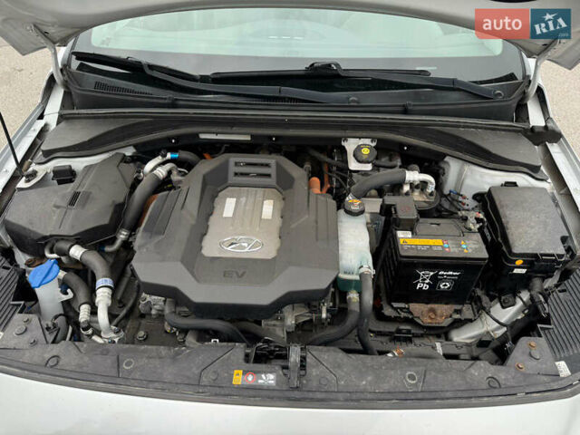Серый Хендай Ioniq, объемом двигателя 0 л и пробегом 117 тыс. км за 13450 $, фото 10 на Automoto.ua