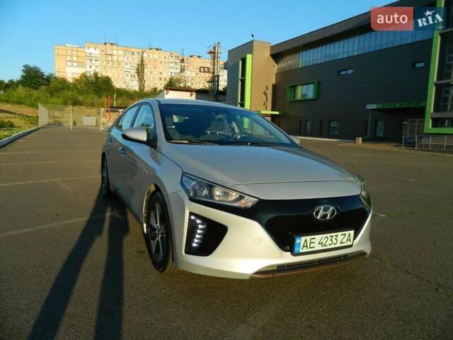 Сірий Хендай Ioniq, об'ємом двигуна 0 л та пробігом 91 тис. км за 13300 $, фото 2 на Automoto.ua