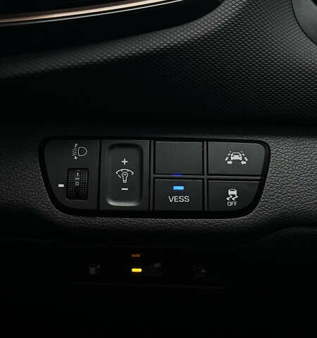 Сірий Хендай Ioniq, об'ємом двигуна 0 л та пробігом 166 тис. км за 11300 $, фото 24 на Automoto.ua