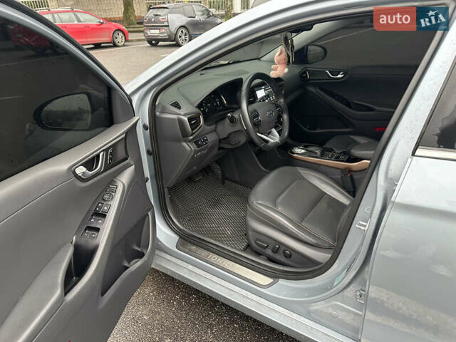 Сірий Хендай Ioniq, об'ємом двигуна 0 л та пробігом 148 тис. км за 13600 $, фото 11 на Automoto.ua