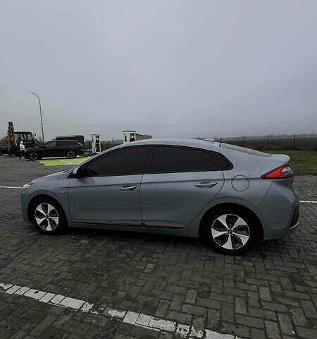 Сірий Хендай Ioniq, об'ємом двигуна 0 л та пробігом 166 тис. км за 11300 $, фото 4 на Automoto.ua