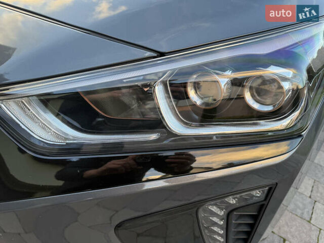Серый Хендай Ioniq, объемом двигателя 0 л и пробегом 109 тыс. км за 13899 $, фото 47 на Automoto.ua