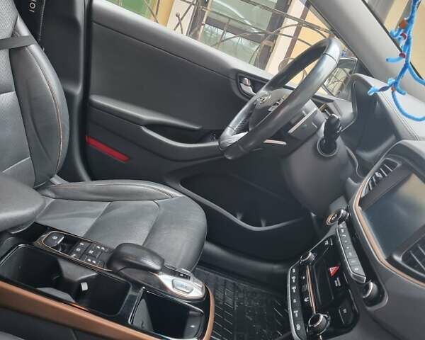 Хендай Ioniq 2018 в Виннице на Automoto.ua Серый Хендай Ioniq, объемом двигателя 0 л и пробегом 93 тыс. км за 15300 $, фото 4 на Automoto.ua