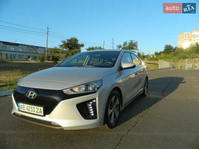Сірий Хендай Ioniq, об'ємом двигуна 0 л та пробігом 91 тис. км за 13300 $, фото 16 на Automoto.ua