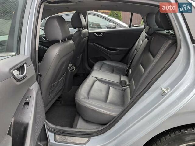 Серый Хендай Ioniq, объемом двигателя 0 л и пробегом 136 тыс. км за 12600 $, фото 14 на Automoto.ua