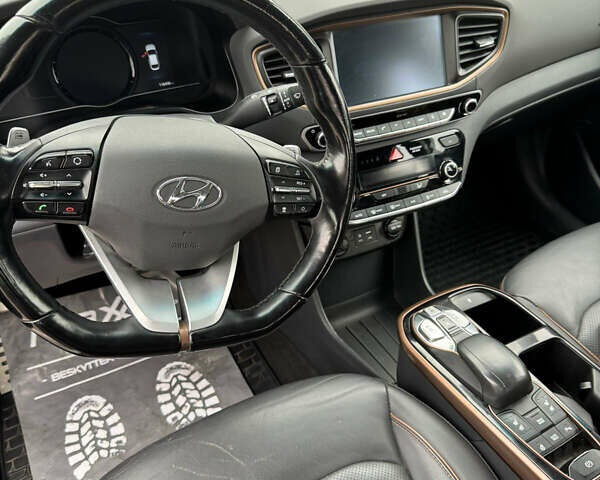 Серый Хендай Ioniq, объемом двигателя 0 л и пробегом 117 тыс. км за 13450 $, фото 15 на Automoto.ua