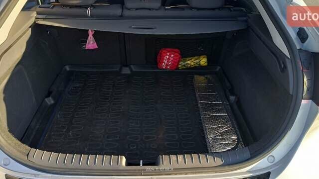 Серый Хендай Ioniq, объемом двигателя 0 л и пробегом 97 тыс. км за 14500 $, фото 5 на Automoto.ua