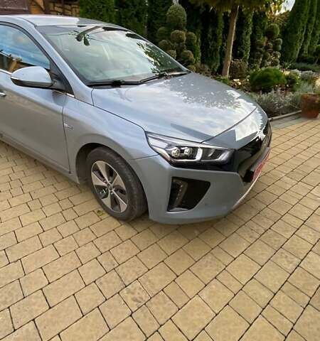 Серый Хендай Ioniq, объемом двигателя 0 л и пробегом 108 тыс. км за 13700 $, фото 7 на Automoto.ua