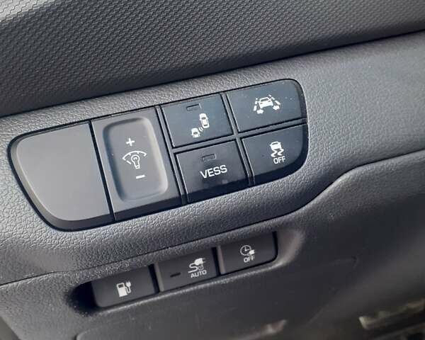 Серый Хендай Ioniq, объемом двигателя 0 л и пробегом 250 тыс. км за 12200 $, фото 23 на Automoto.ua