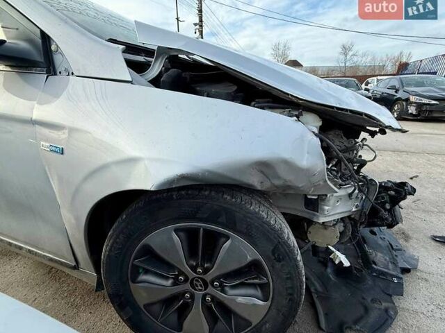 Серый Хендай Ioniq, объемом двигателя 1.6 л и пробегом 129 тыс. км за 7900 $, фото 16 на Automoto.ua