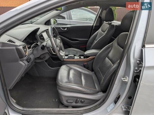 Серый Хендай Ioniq, объемом двигателя 0 л и пробегом 136 тыс. км за 12600 $, фото 11 на Automoto.ua
