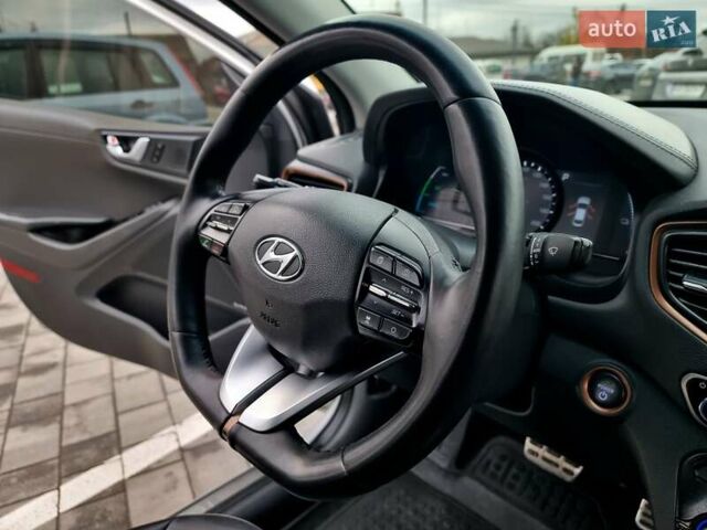 Серый Хендай Ioniq, объемом двигателя 0 л и пробегом 137 тыс. км за 12950 $, фото 31 на Automoto.ua