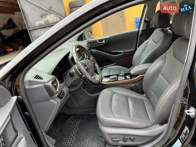 Серый Хендай Ioniq, объемом двигателя 0 л и пробегом 107 тыс. км за 12499 $, фото 14 на Automoto.ua