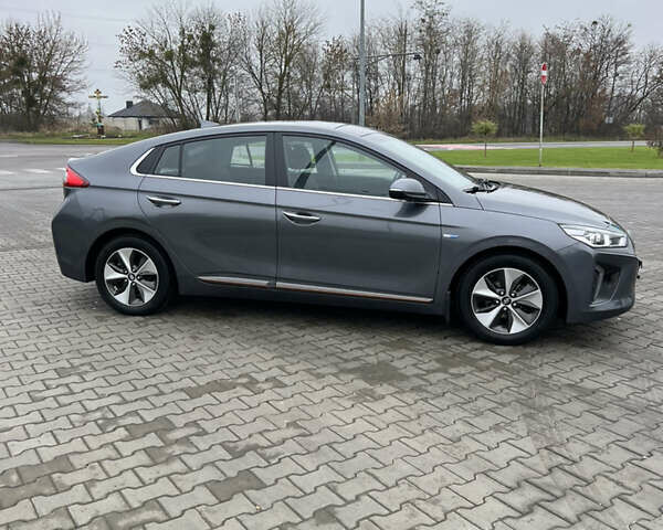 Серый Хендай Ioniq, объемом двигателя 0 л и пробегом 86 тыс. км за 13500 $, фото 5 на Automoto.ua