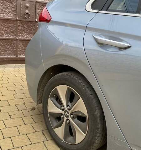 Серый Хендай Ioniq, объемом двигателя 0 л и пробегом 108 тыс. км за 13700 $, фото 6 на Automoto.ua