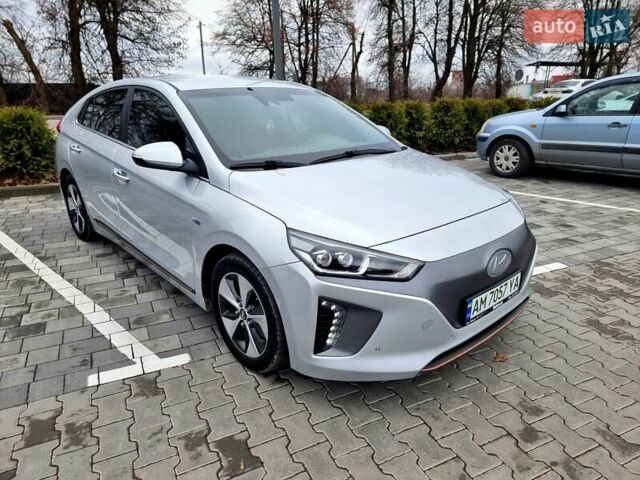 Серый Хендай Ioniq, объемом двигателя 0 л и пробегом 137 тыс. км за 12950 $, фото 2 на Automoto.ua