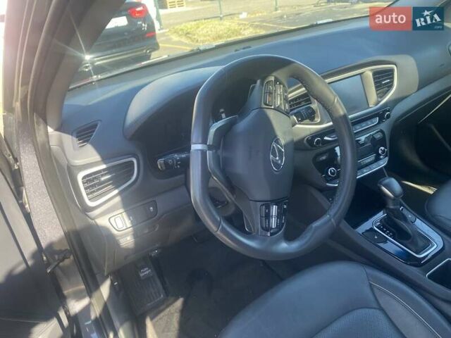Серый Хендай Ioniq, объемом двигателя 1.58 л и пробегом 99 тыс. км за 17900 $, фото 14 на Automoto.ua