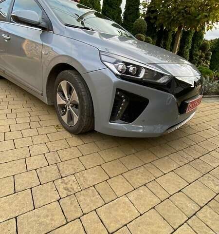 Серый Хендай Ioniq, объемом двигателя 0 л и пробегом 108 тыс. км за 13700 $, фото 10 на Automoto.ua