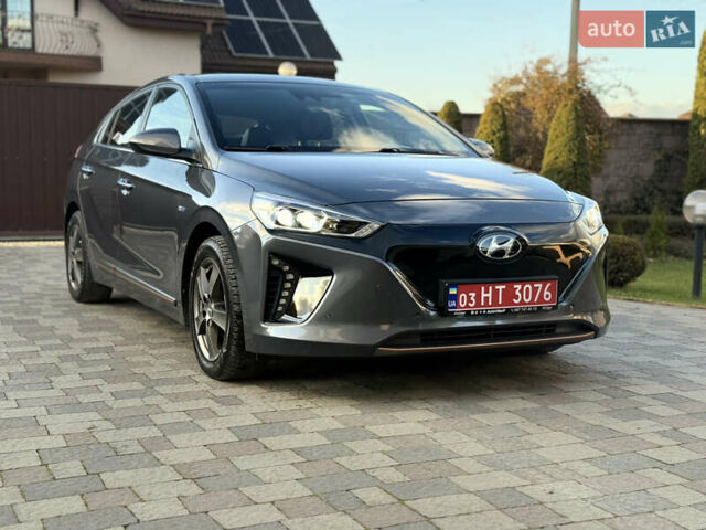 Серый Хендай Ioniq, объемом двигателя 0 л и пробегом 109 тыс. км за 13899 $, фото 1 на Automoto.ua