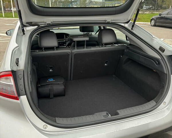 Серый Хендай Ioniq, объемом двигателя 0 л и пробегом 117 тыс. км за 13450 $, фото 16 на Automoto.ua