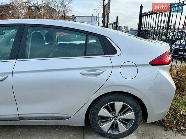 Серый Хендай Ioniq, объемом двигателя 1.6 л и пробегом 129 тыс. км за 7900 $, фото 11 на Automoto.ua