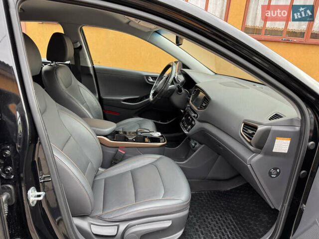 Серый Хендай Ioniq, объемом двигателя 0 л и пробегом 107 тыс. км за 12499 $, фото 63 на Automoto.ua