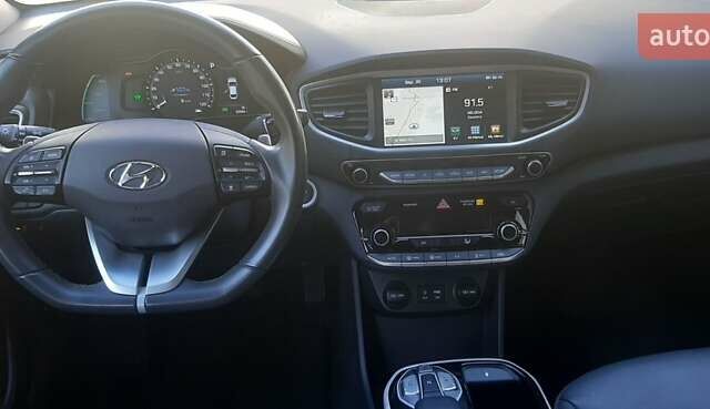 Серый Хендай Ioniq, объемом двигателя 0 л и пробегом 100 тыс. км за 10800 $, фото 2 на Automoto.ua