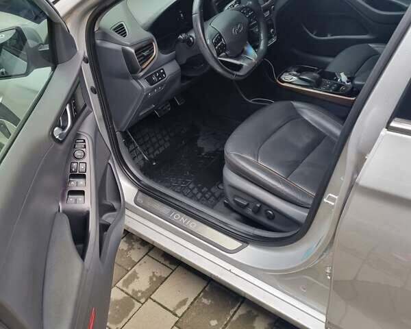 Хендай Ioniq 2018 в Виннице на Automoto.ua Серый Хендай Ioniq, объемом двигателя 0 л и пробегом 93 тыс. км за 15300 $, фото 9 на Automoto.ua