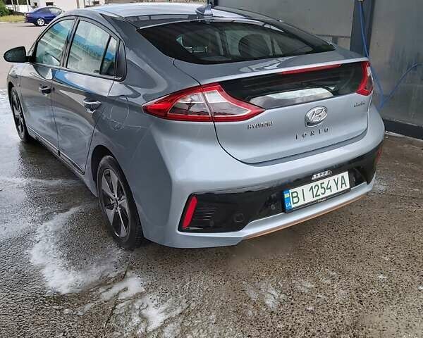 Серый Хендай Ioniq, объемом двигателя 0 л и пробегом 198 тыс. км за 13500 $, фото 2 на Automoto.ua