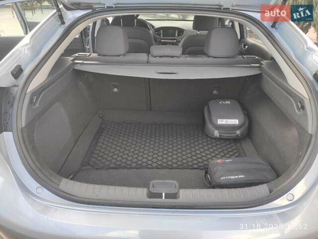 Хендай Ioniq 2018 в Полтаве на Automoto.ua Серый Хендай Ioniq, объемом двигателя 0 л и пробегом 114 тыс. км за 15100 $, фото 20 на Automoto.ua