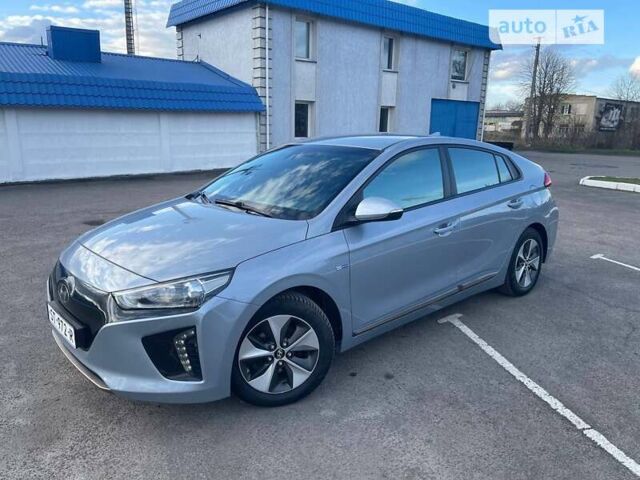 Серый Хендай Ioniq, объемом двигателя 0 л и пробегом 115 тыс. км за 12800 $, фото 3 на Automoto.ua