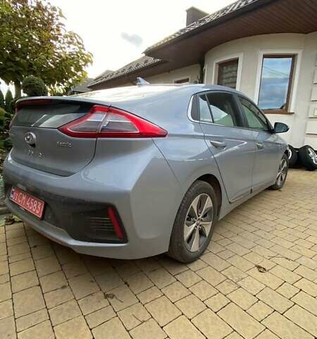 Серый Хендай Ioniq, объемом двигателя 0 л и пробегом 108 тыс. км за 13700 $, фото 2 на Automoto.ua